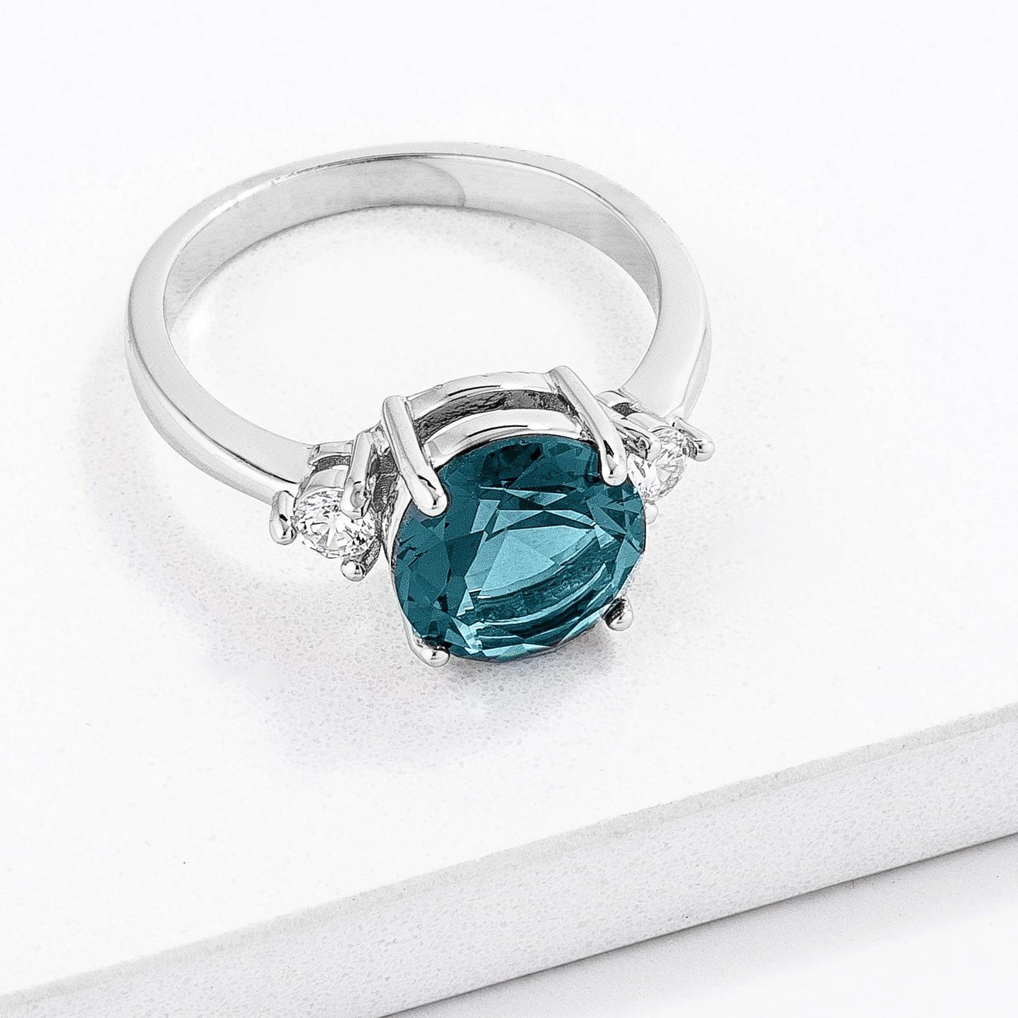 Exquisite Blue Green Three Stone CZ Engagement Ring - The Best Accessory